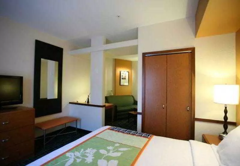 Отель Fairfield Inn And Suites By Marriott Lakeland Plant City