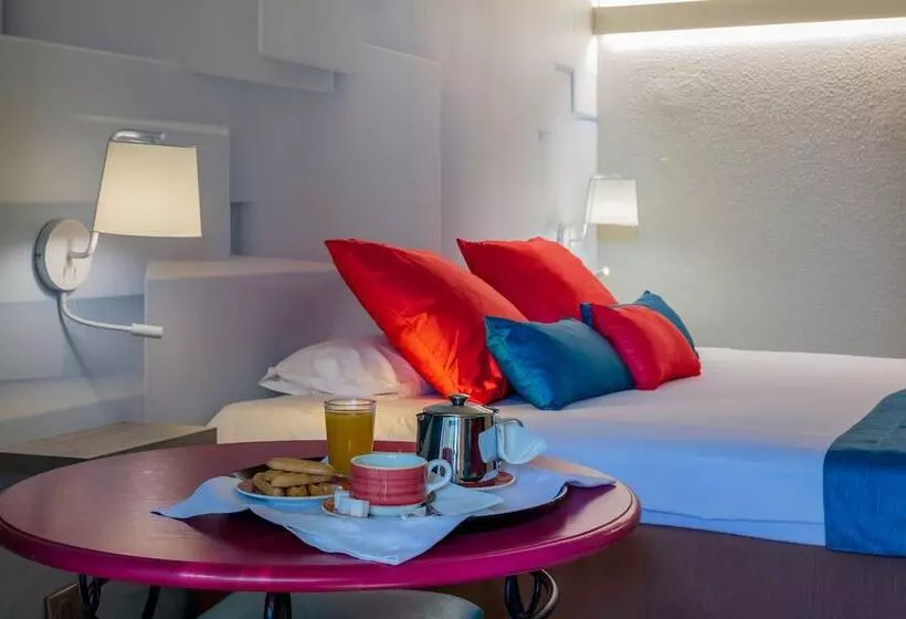 Hotel Garrigae Domaine De L Esterel   Piscine & Spa Cinq Mondes