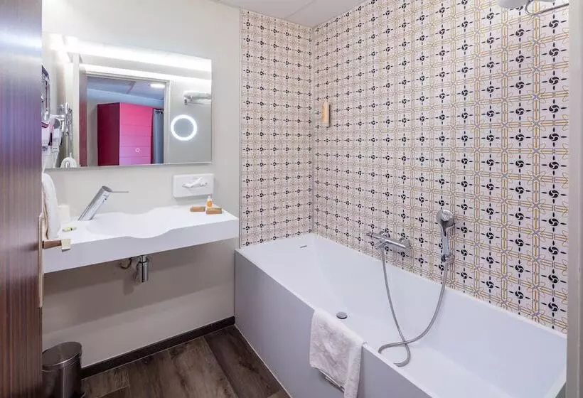 Hotel Garrigae Domaine De L Esterel   Piscine & Spa Cinq Mondes