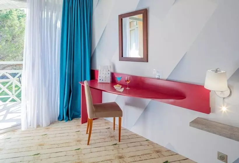 Hotel Garrigae Domaine De L Esterel   Piscine & Spa Cinq Mondes