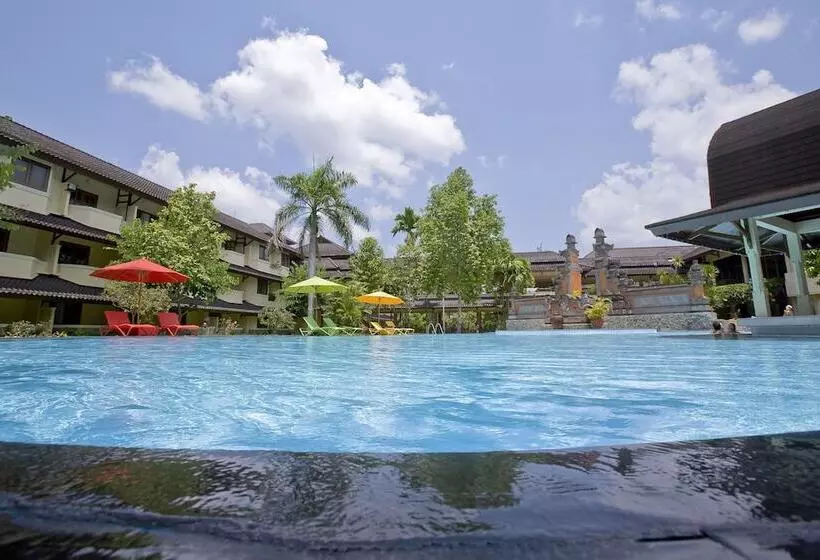 ホテル Grand Legi Mataram