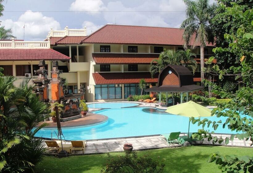 בית מלון כפרי Grand Legi Mataram