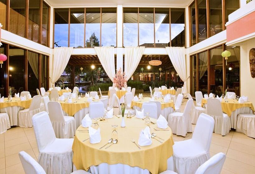 בית מלון כפרי Grand Legi Mataram