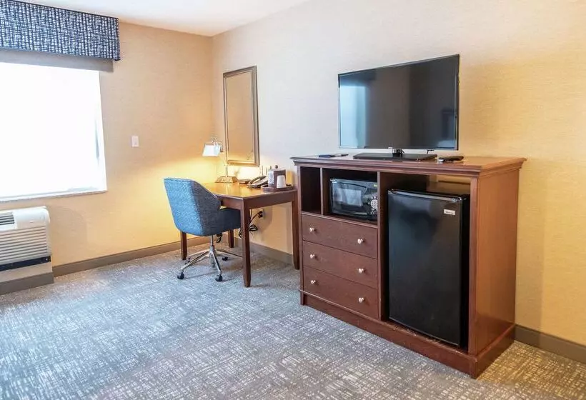 Отель Hampton Inn Presque Isle Maine