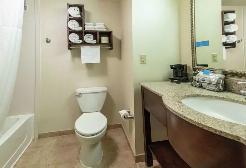 Отель Hampton Inn Presque Isle Maine