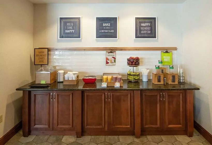 Отель Hampton Inn Presque Isle Maine