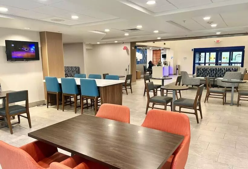 호텔 Holiday Inn Express Madison By Ihg