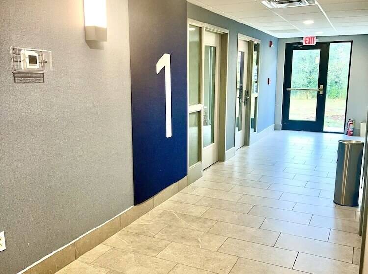 酒店 Holiday Inn Express Madison By Ihg