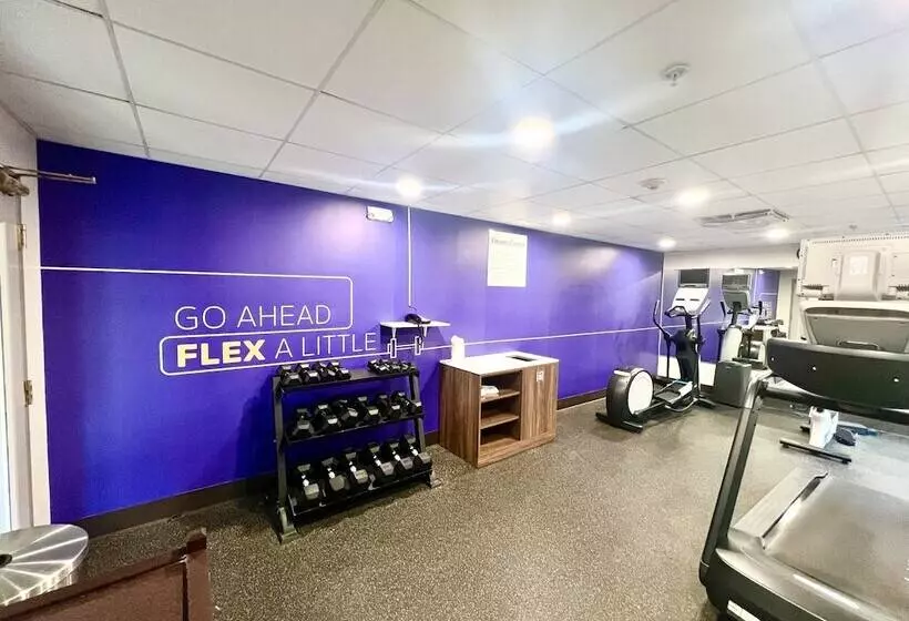 호텔 Holiday Inn Express Madison By Ihg