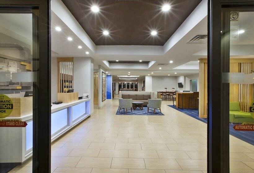 فندق Holiday Inn Express Niles, An Ihg