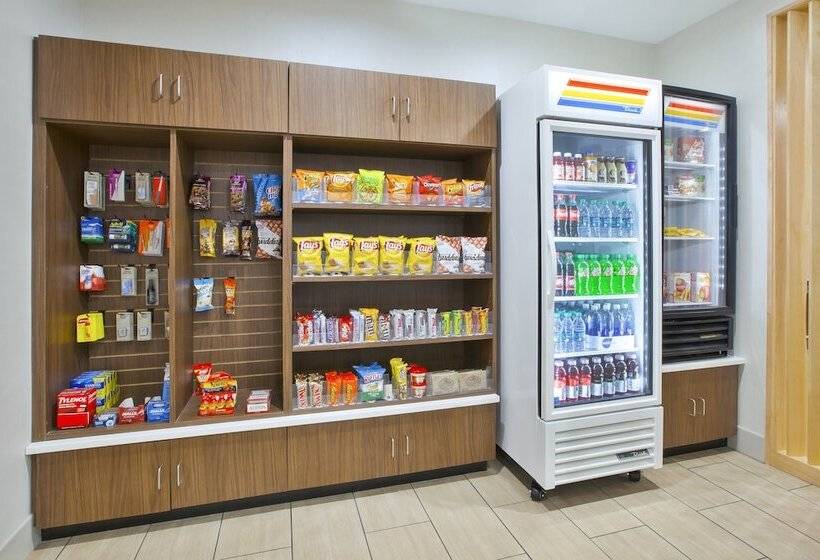 فندق Holiday Inn Express Niles, An Ihg