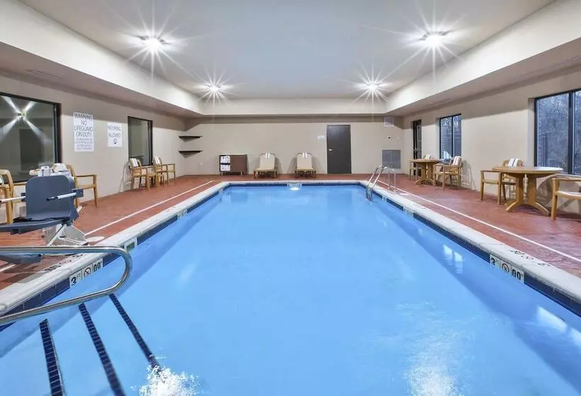 בית מלון כפרי Holiday Inn Express Niles, An Ihg