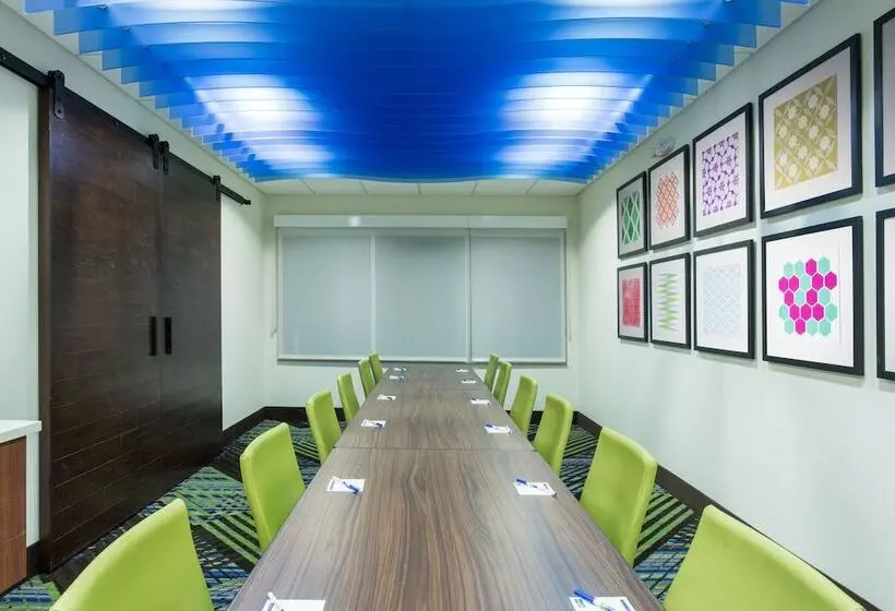 호텔 Holiday Inn Express & Suites., An Ihg