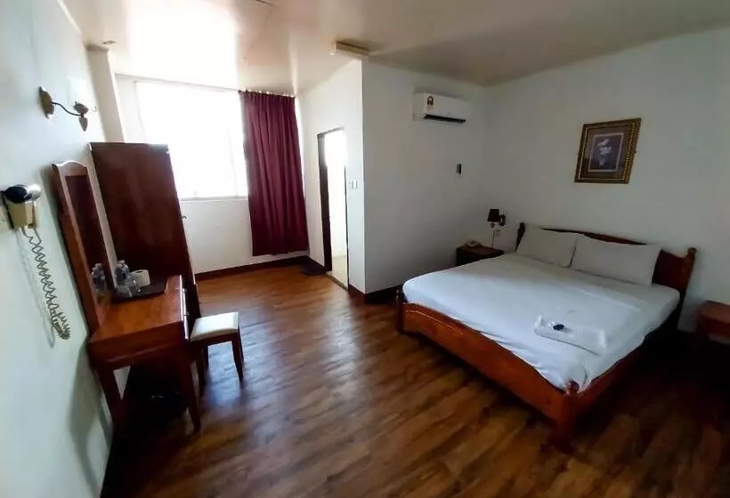 Hotel Holiday Park