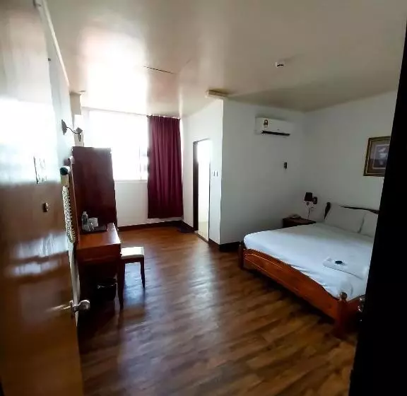 Hotel Holiday Park