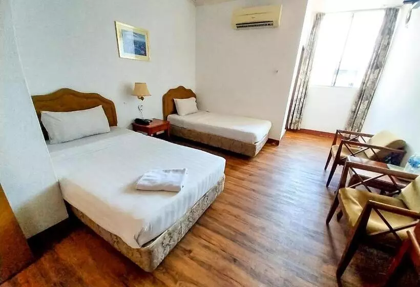 Hotel Holiday Park