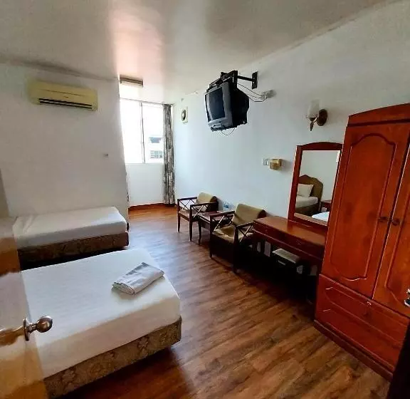 Hotel Holiday Park