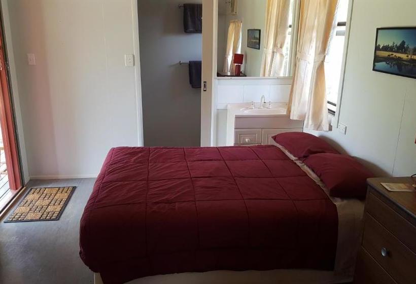 בית מלון כפרי Myella Farm Stay