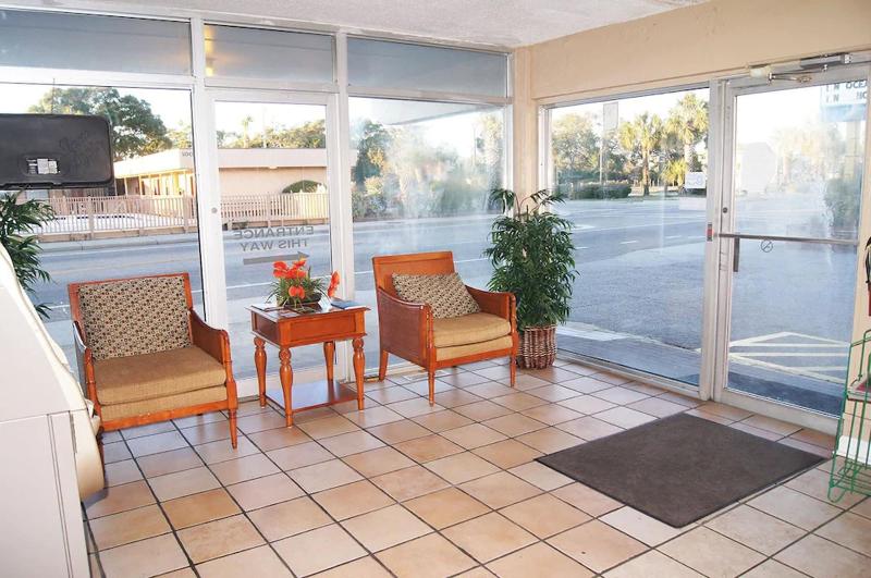 Hotel Polynesian Oceanfront