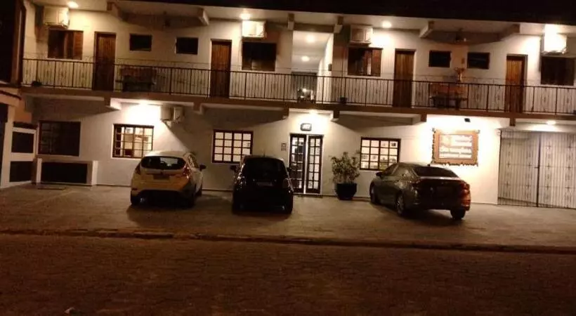 ホテル Pousada Garoupas