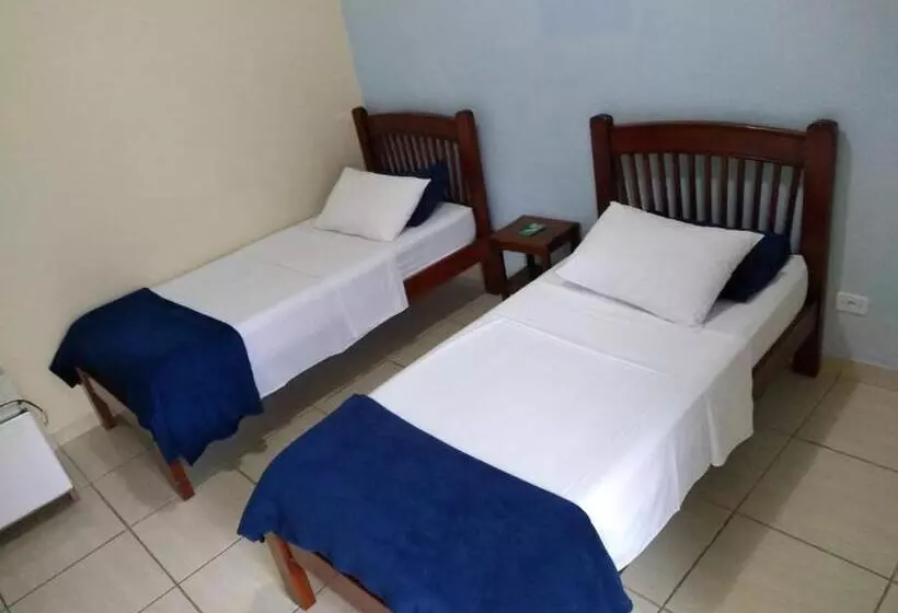 ホテル Pousada Garoupas