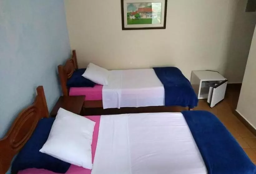 ホテル Pousada Garoupas