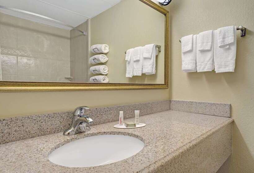 בית מלון כפרי Super 8 By Wyndham Monticello