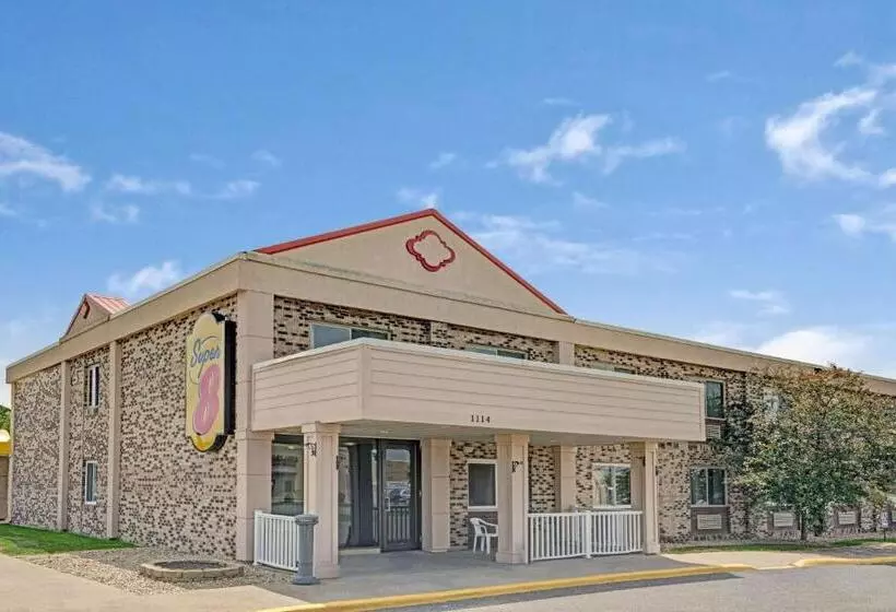 Hotelli Super 8 By Wyndham Monticello