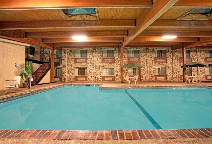 Otel Super 8 By Wyndham Monticello