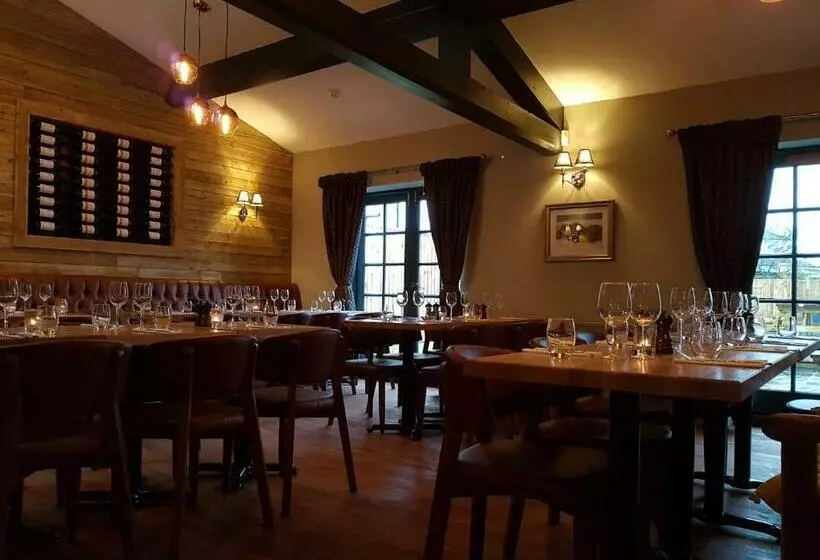 ホテル The Angel Inn