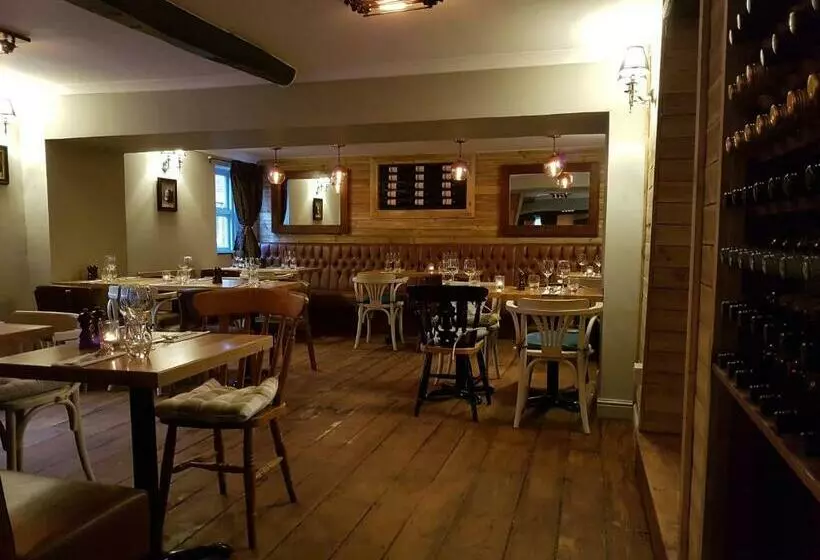 ホテル The Angel Inn