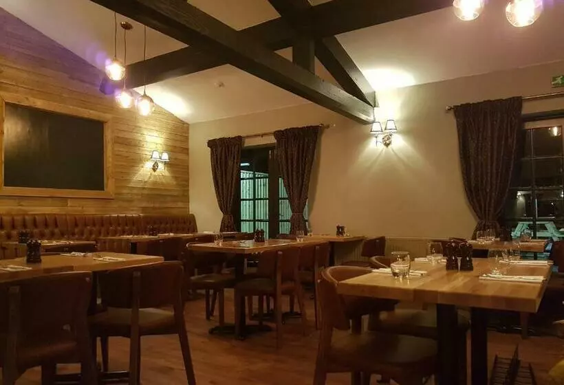 ホテル The Angel Inn