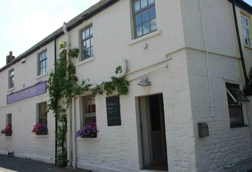 ホテル The Angel Inn
