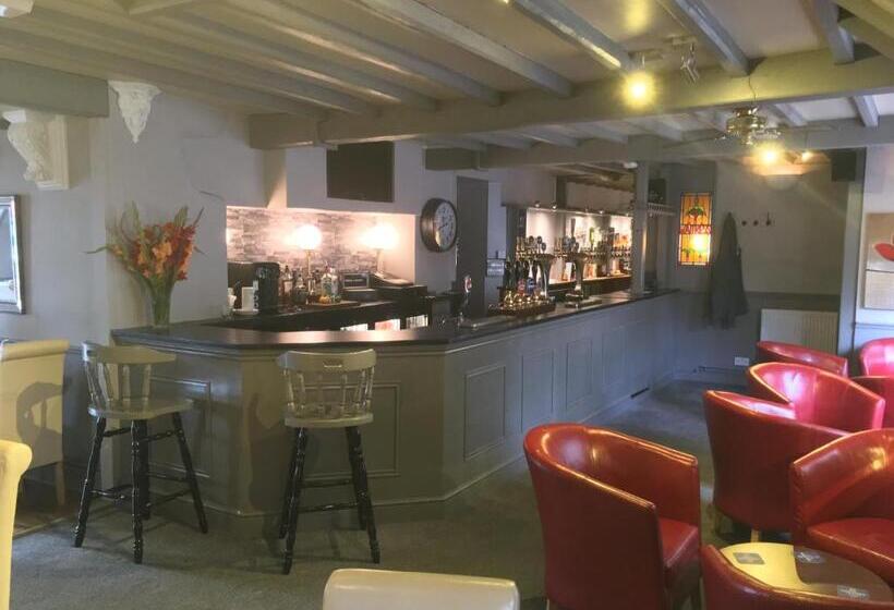 Отель The Queens Head