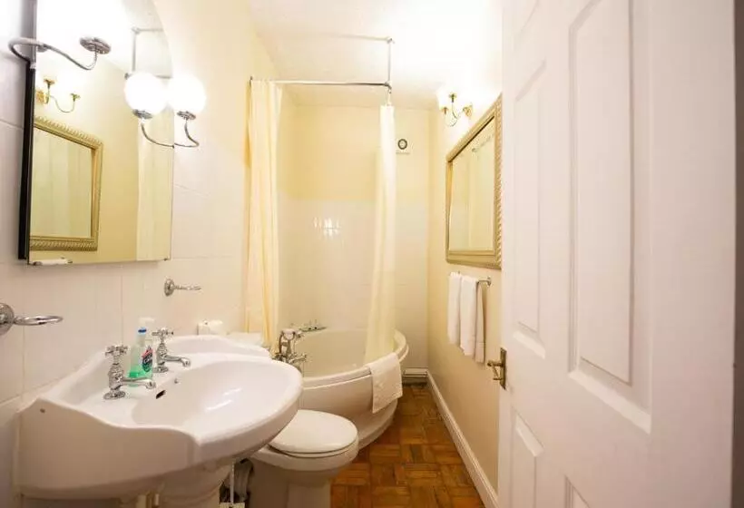 فندق Wincham Hall