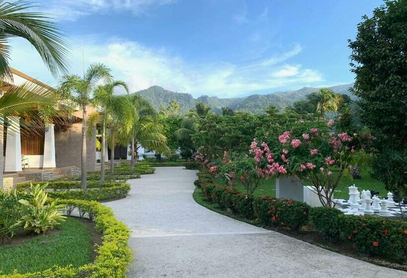 تختخواب و صبحانه Paraiso Rainforest And Beach