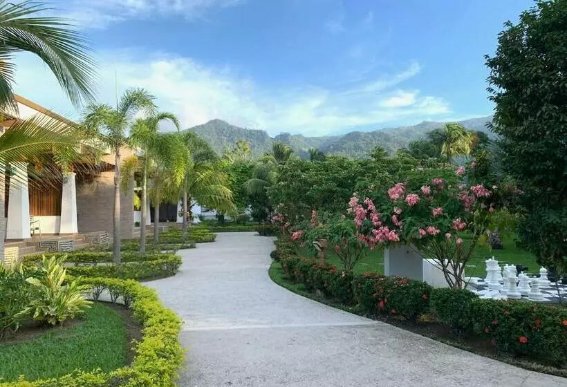 تختخواب و صبحانه Paraiso Rainforest And Beach