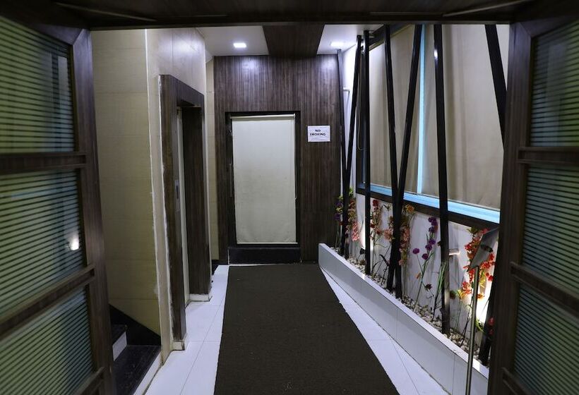 ホテル Alka Residency