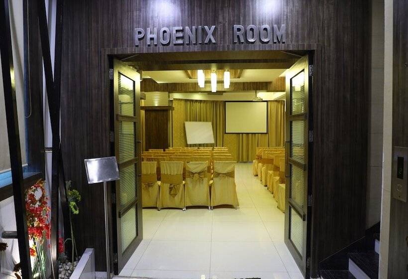 ホテル Alka Residency