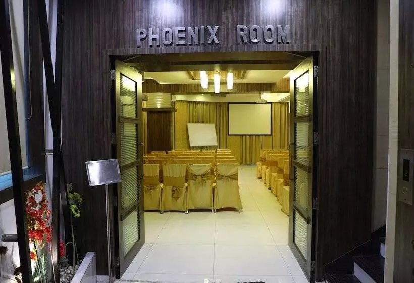 Отель Alka Residency