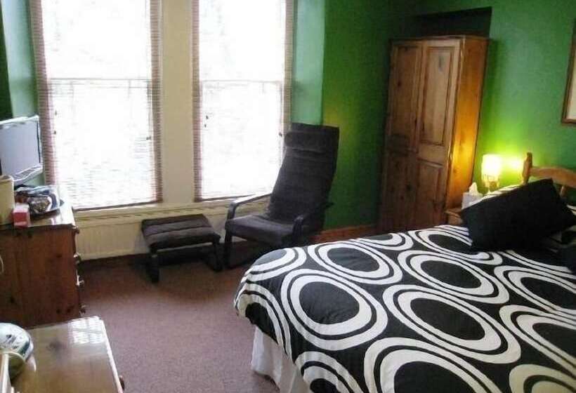 酒店 College House