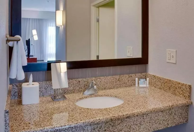 هتل Courtyard Statesville Mooresville/lake Norman