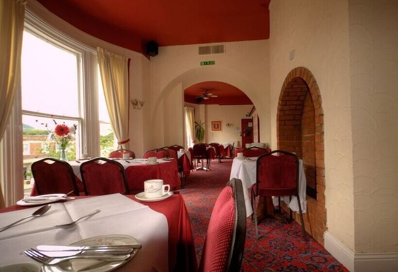 Отель The Dickens Bar & Inn