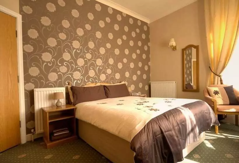 هتل The Dickens Bar & Inn