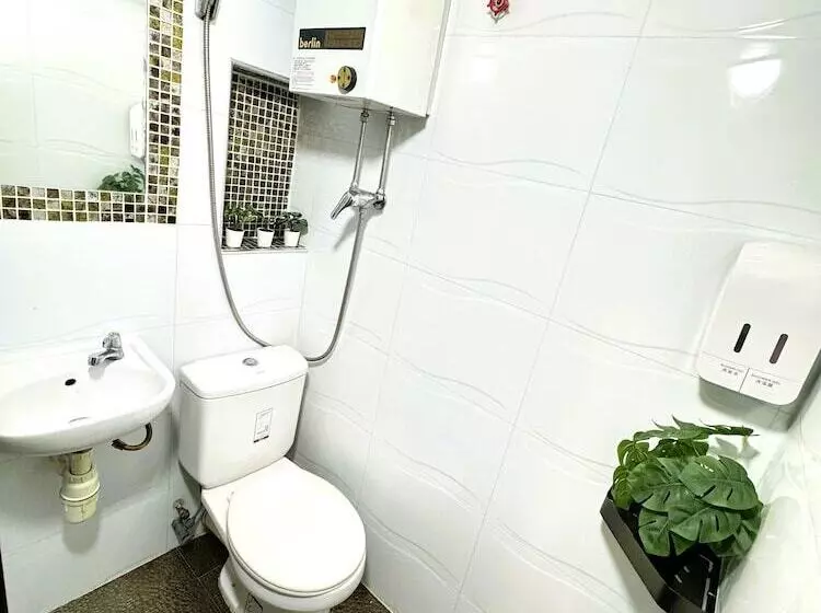 هتل New International Guest House