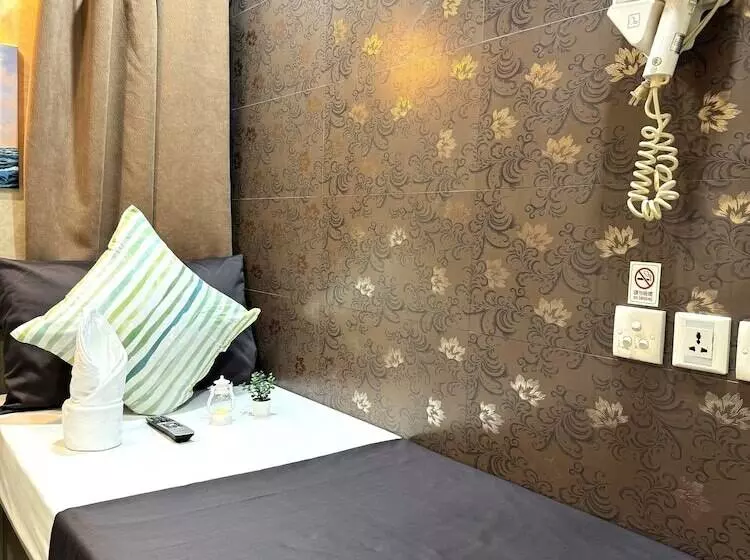 هتل New International Guest House