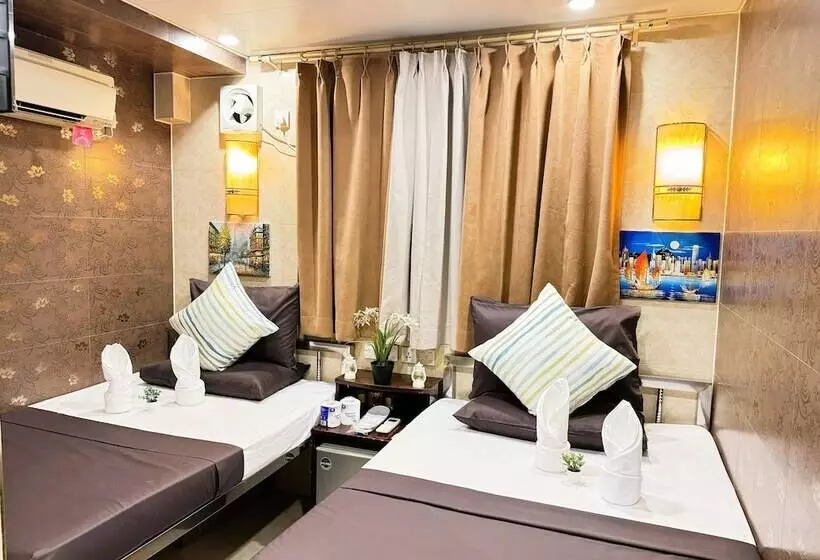 هتل New International Guest House