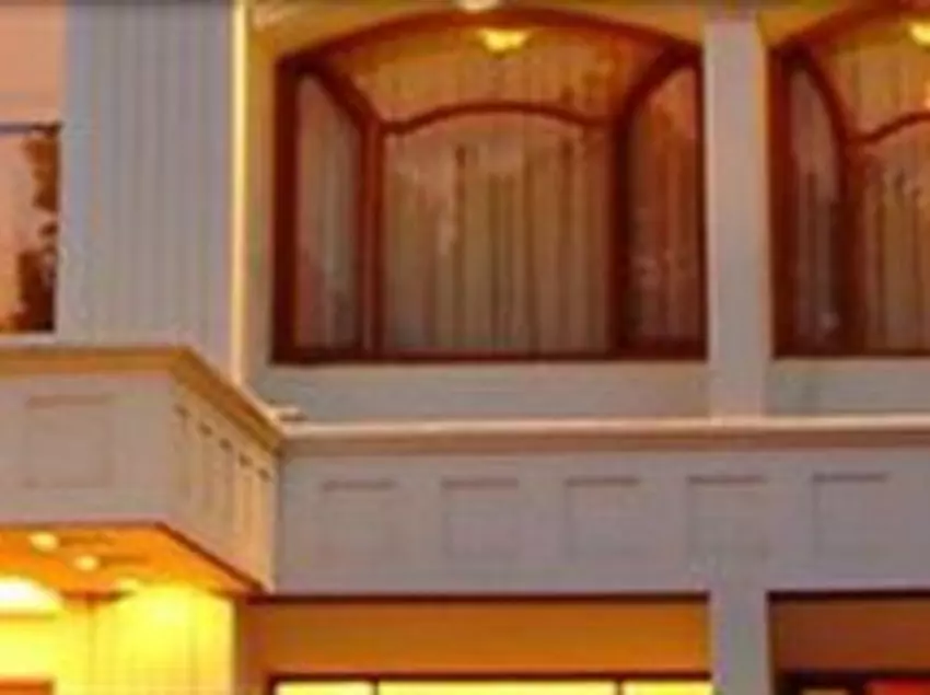 Hotel Raysons Regency