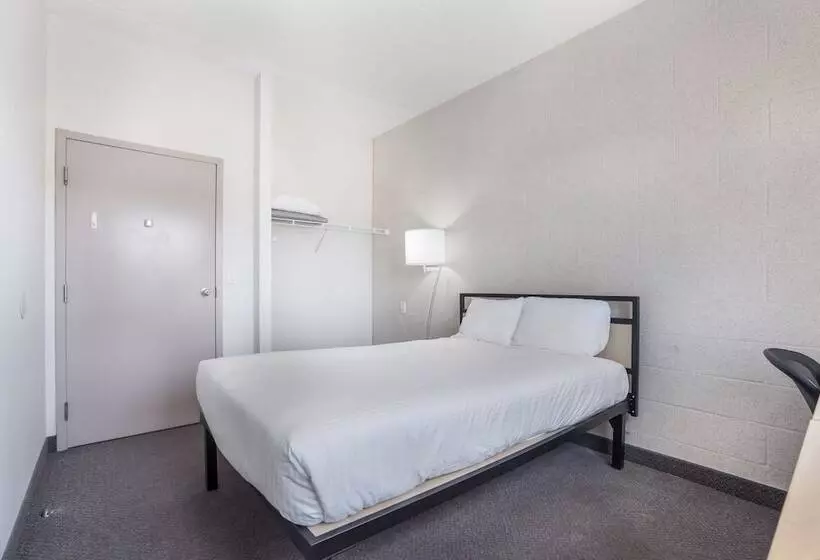 Hotel Residence & Conference Centre Niagaraonthelake