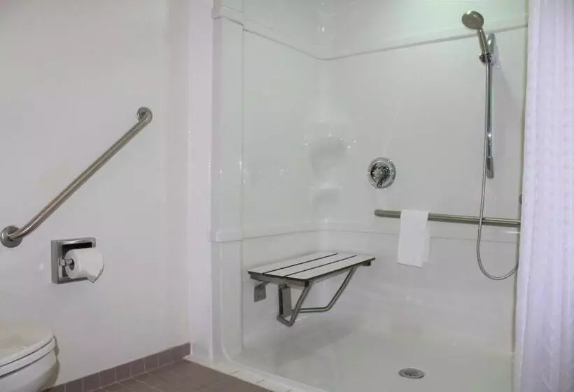 Hotel Residence & Conference Centre Niagaraonthelake